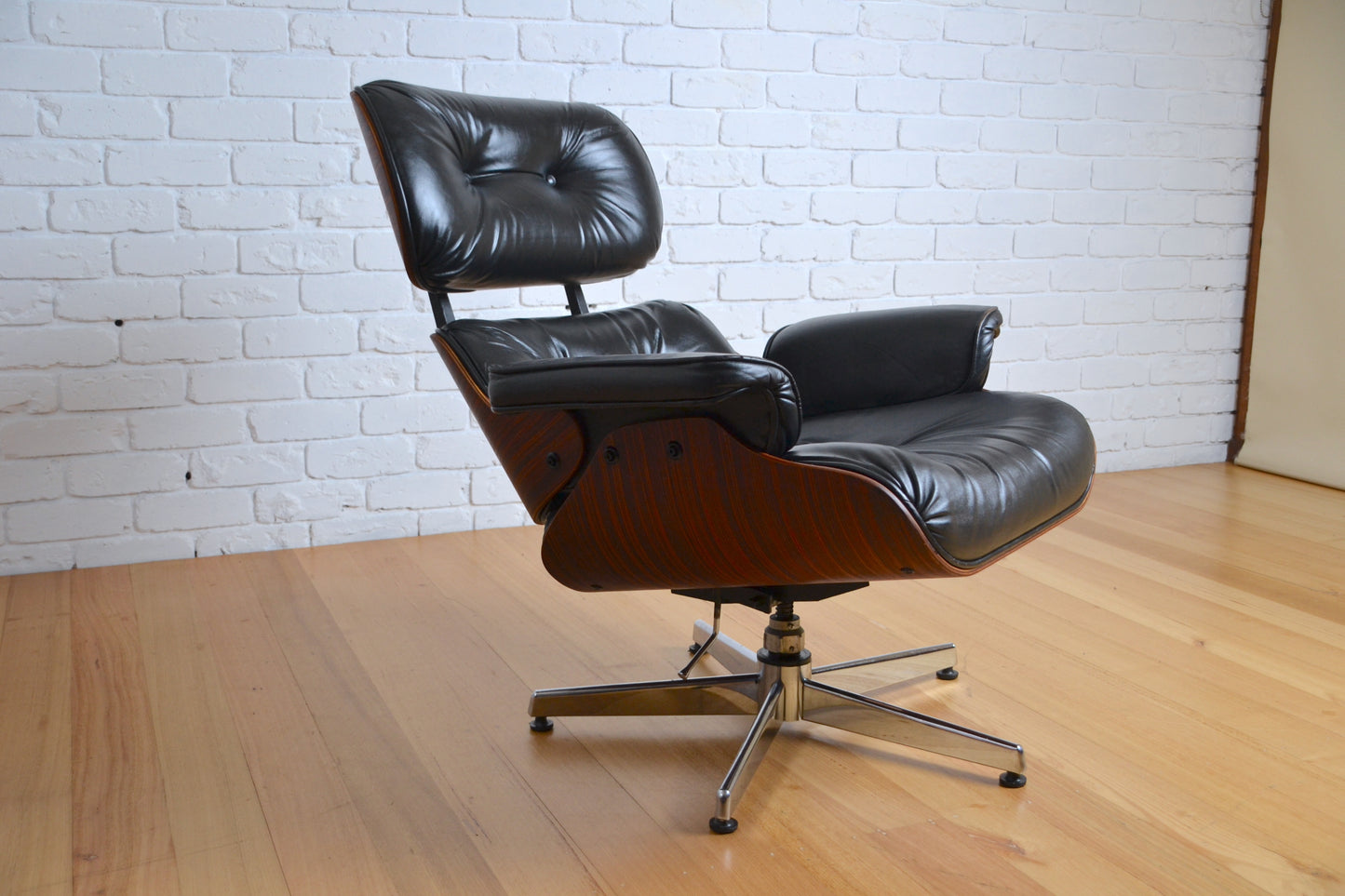 Vintage leather lounge recliner armchair Plycraft George Mulhauser / Eames