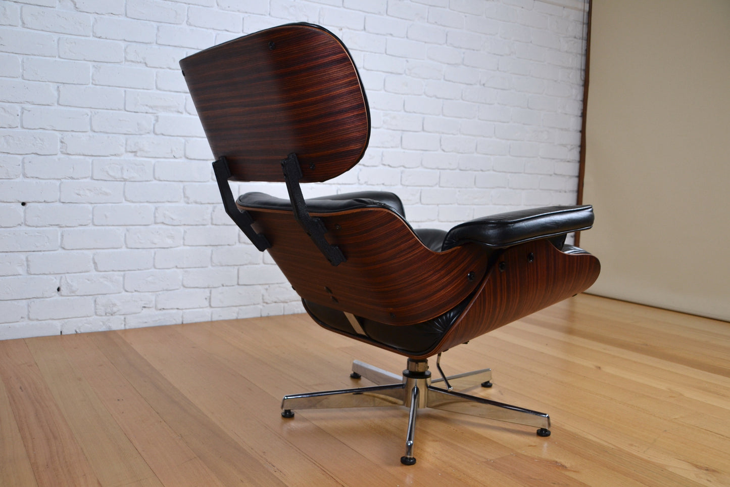 Vintage leather lounge recliner armchair Plycraft George Mulhauser / Eames