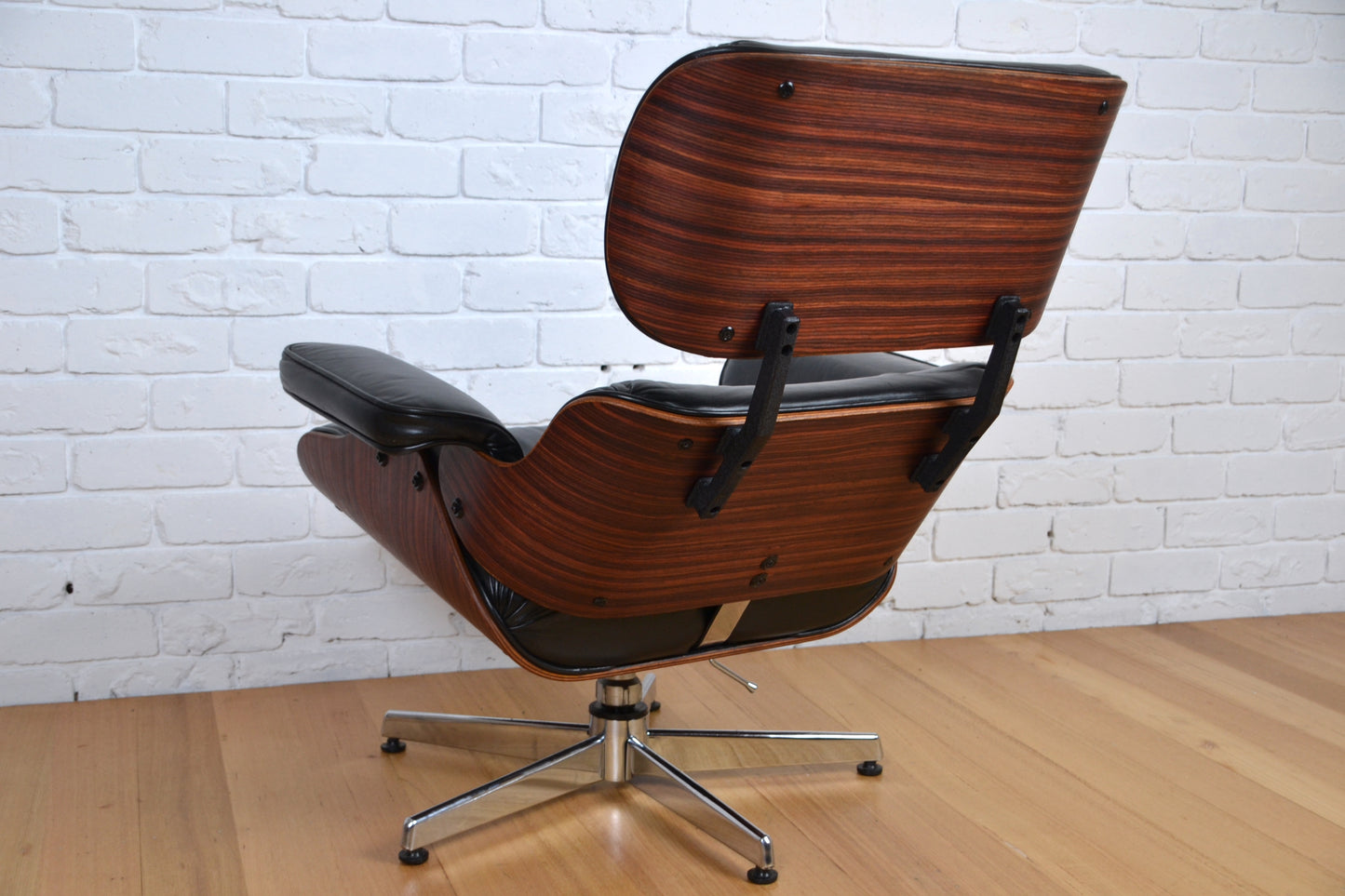 Vintage leather lounge recliner armchair Plycraft George Mulhauser / Eames