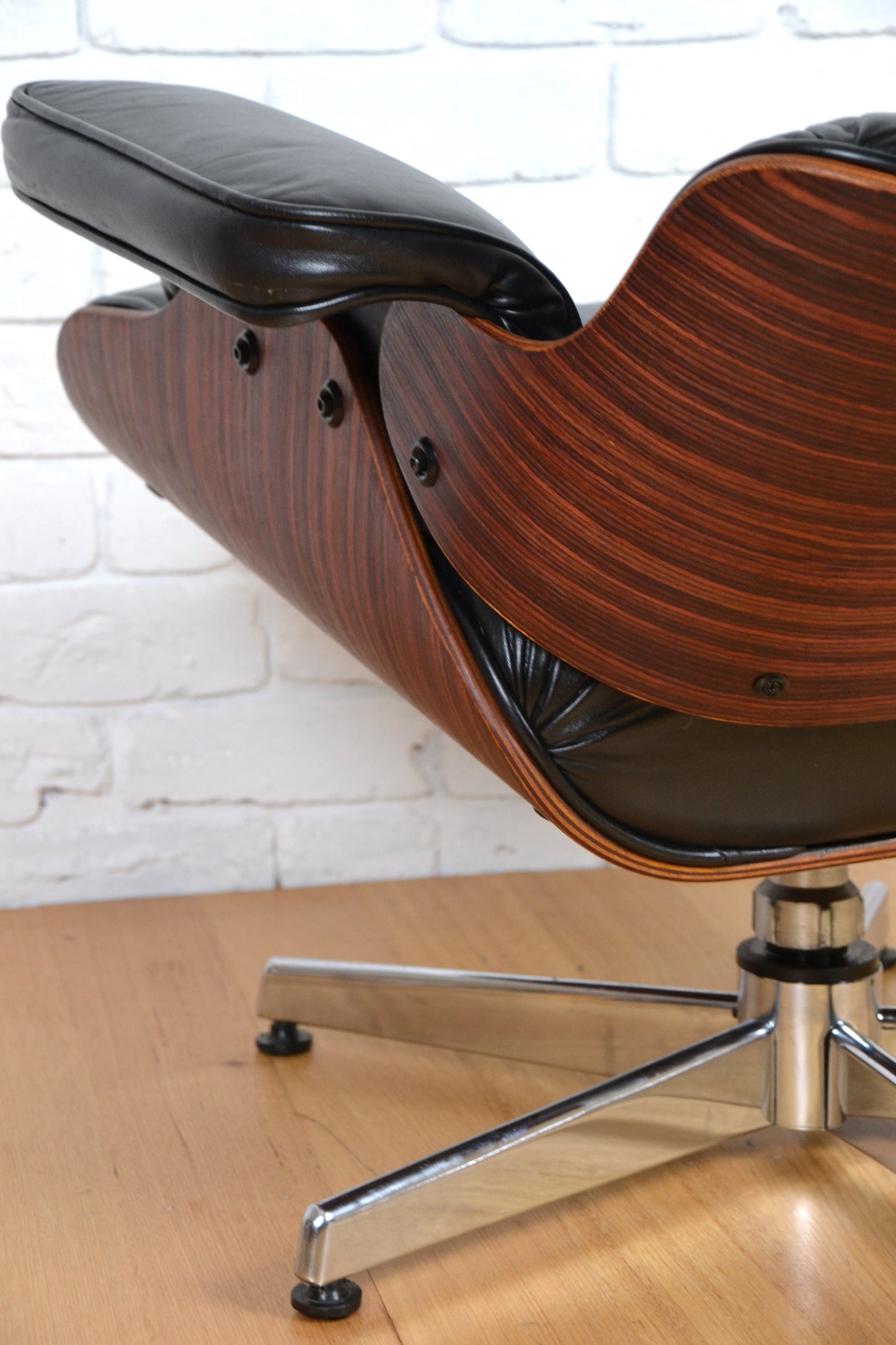 Vintage leather lounge recliner armchair Plycraft George Mulhauser / Eames