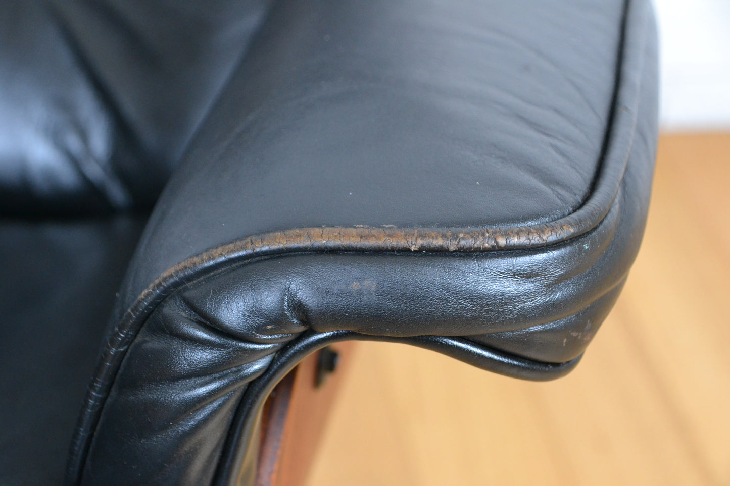 Vintage leather lounge recliner armchair Plycraft George Mulhauser / Eames