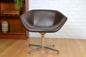Modern Italian Leather swivel diamond armchair by Giancarlo Bisaglia
