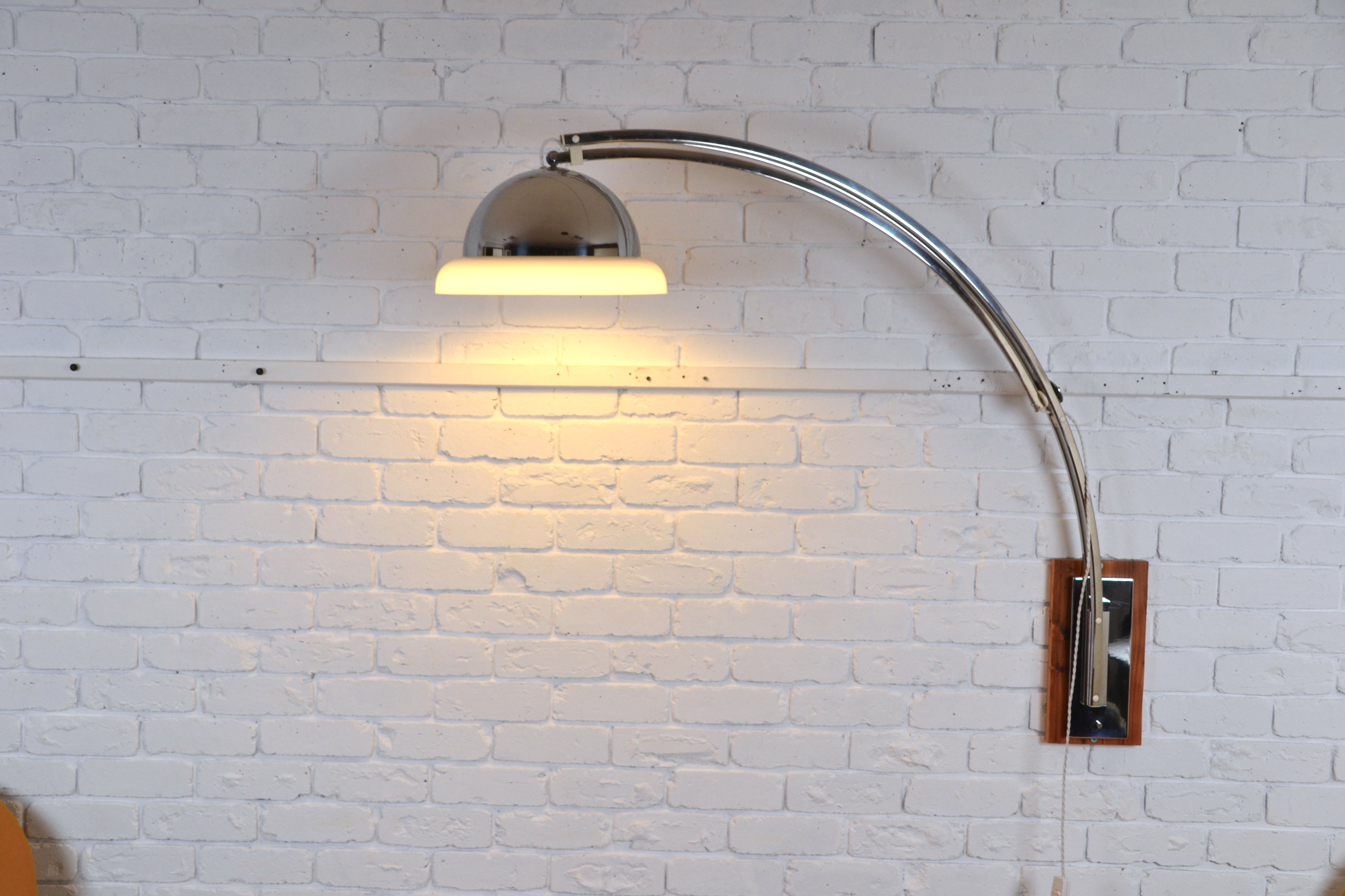Vintage Italian space aged Arc wall lamp - Gofferdo Reggiani