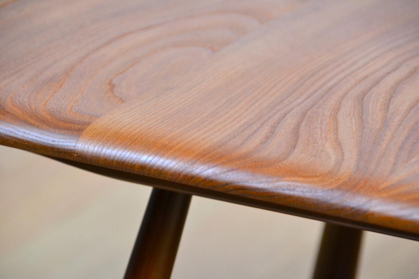Rare Mid century drop leaf extension coffee table by Ercol - British mcm restored Elm / Beech