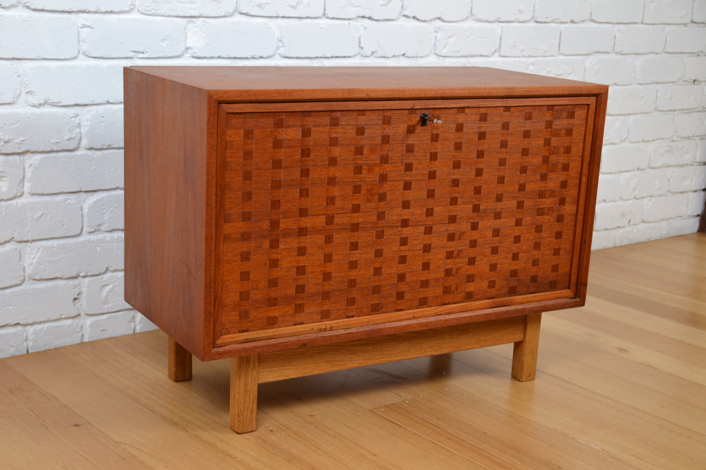 Vintage Danish Teak low cabinet / record hi fi storage by Poul Cadovius