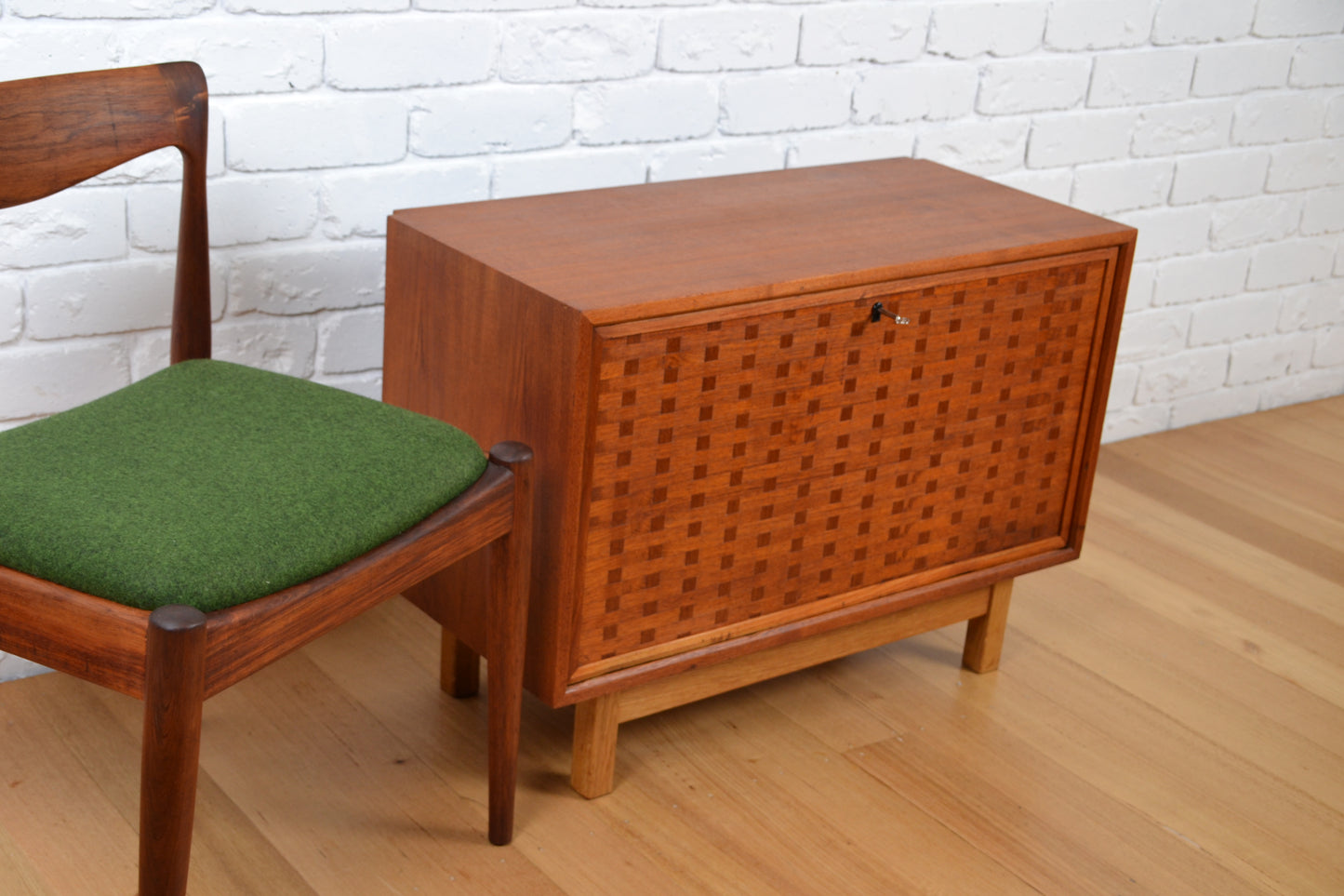 Vintage Danish Teak low cabinet / record hi fi storage by Poul Cadovius