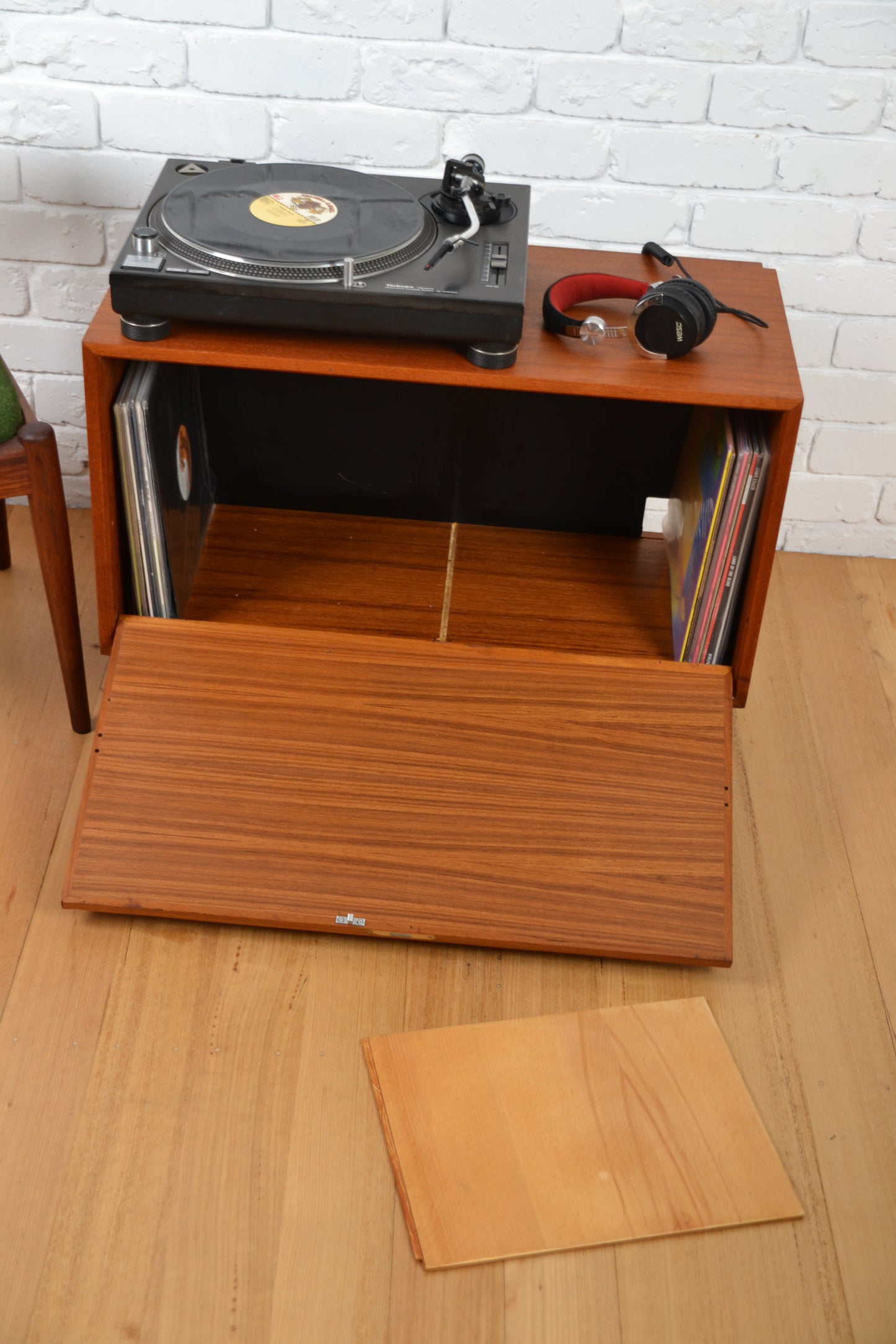Vintage Danish Teak low cabinet / record hi fi storage by Poul Cadovius