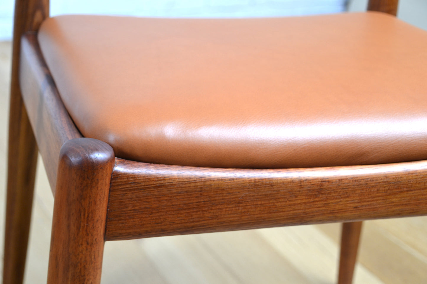 Mid century Danish Deluxe dining chair - restored in tan leather
