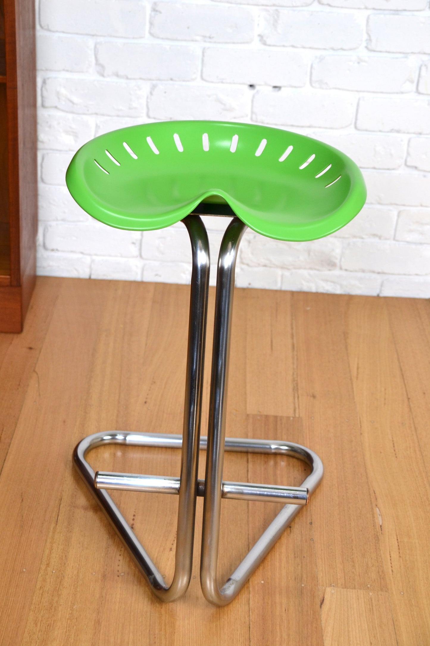 Vintage Tractor stool in green & chrome / abstract furniture art