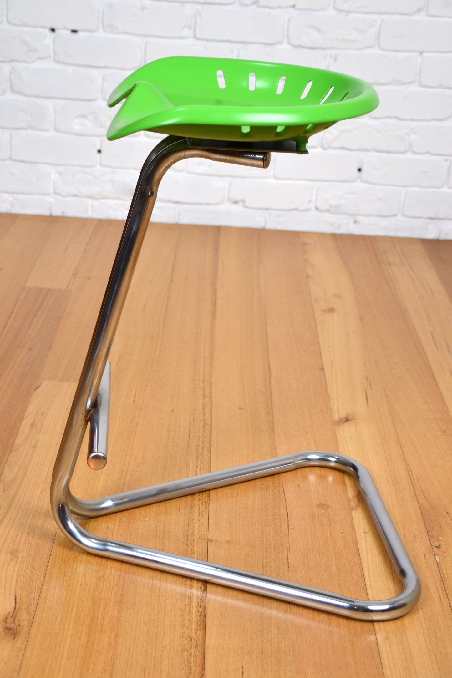 Vintage Tractor stool in green & chrome / abstract furniture art