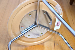 Modern design Danish stool - Dot stool Arne Jacobsen / Fritz Hansen