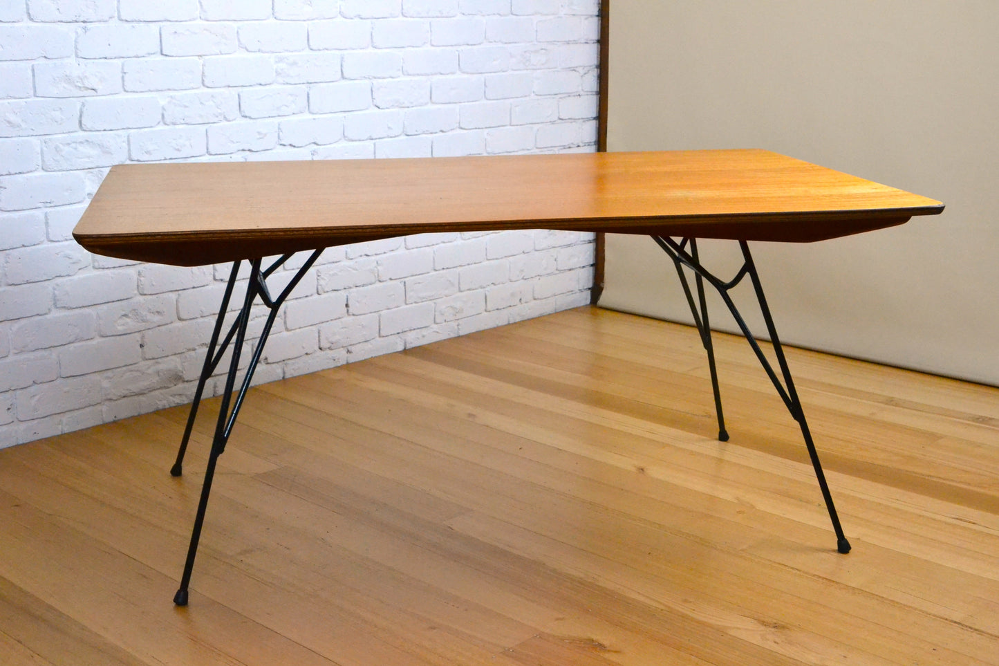 Mid century modern steel rod table - Meadmore / Hirst style