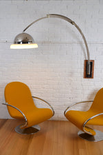 Load image into Gallery viewer, Vintage Italian space aged Arc wall lamp - Gofferdo Reggiani
