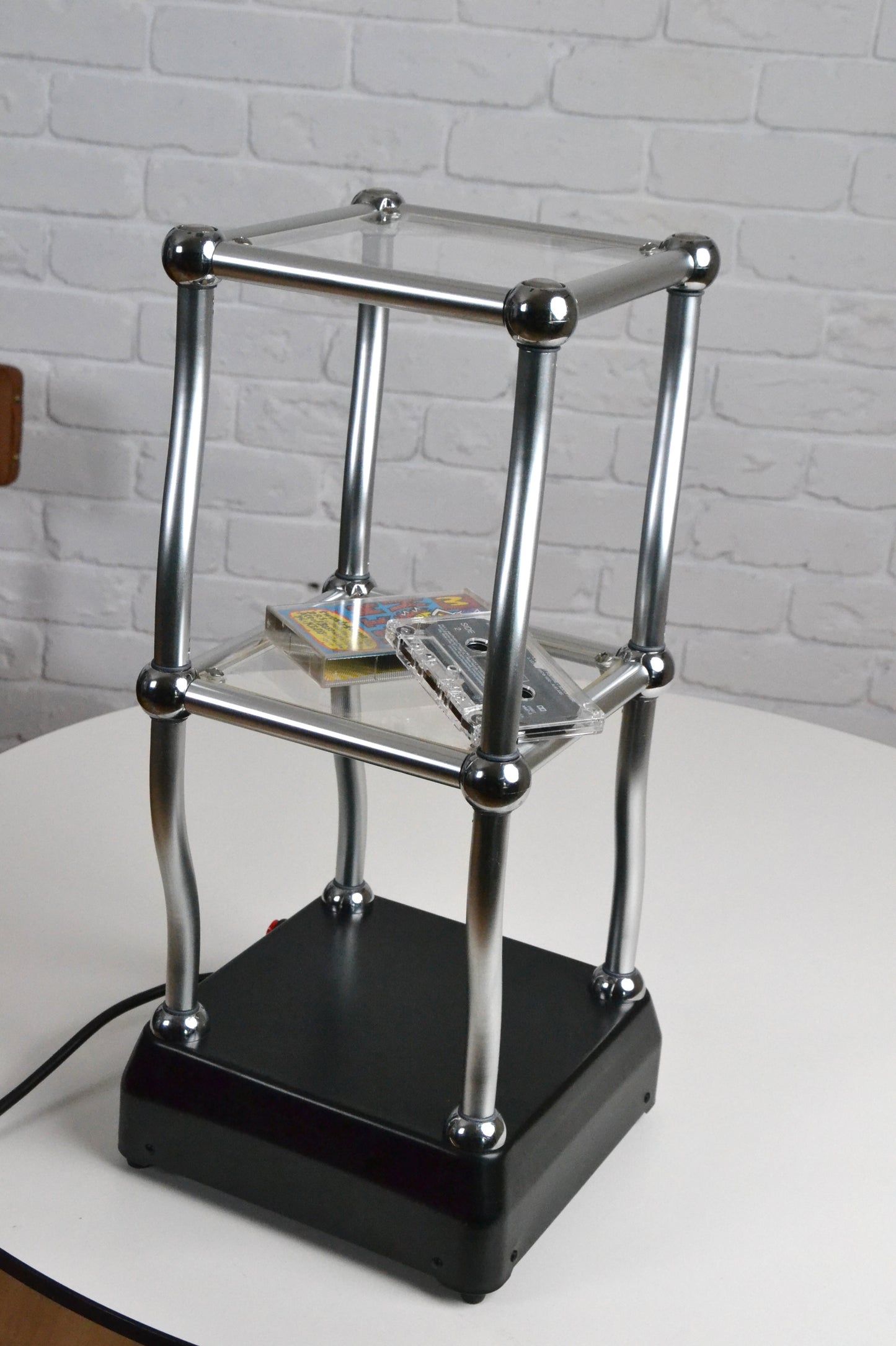 Vintage Dancing shelf / wiggly shelf (table top version)