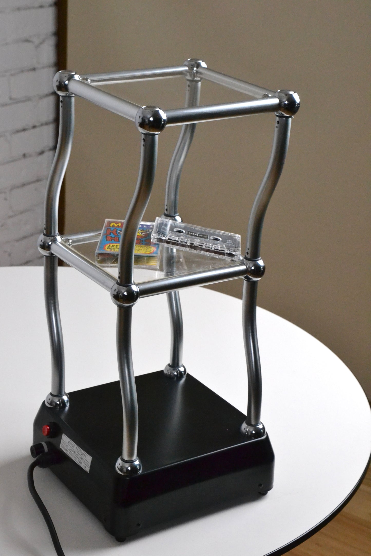 Vintage Dancing shelf / wiggly shelf (table top version)