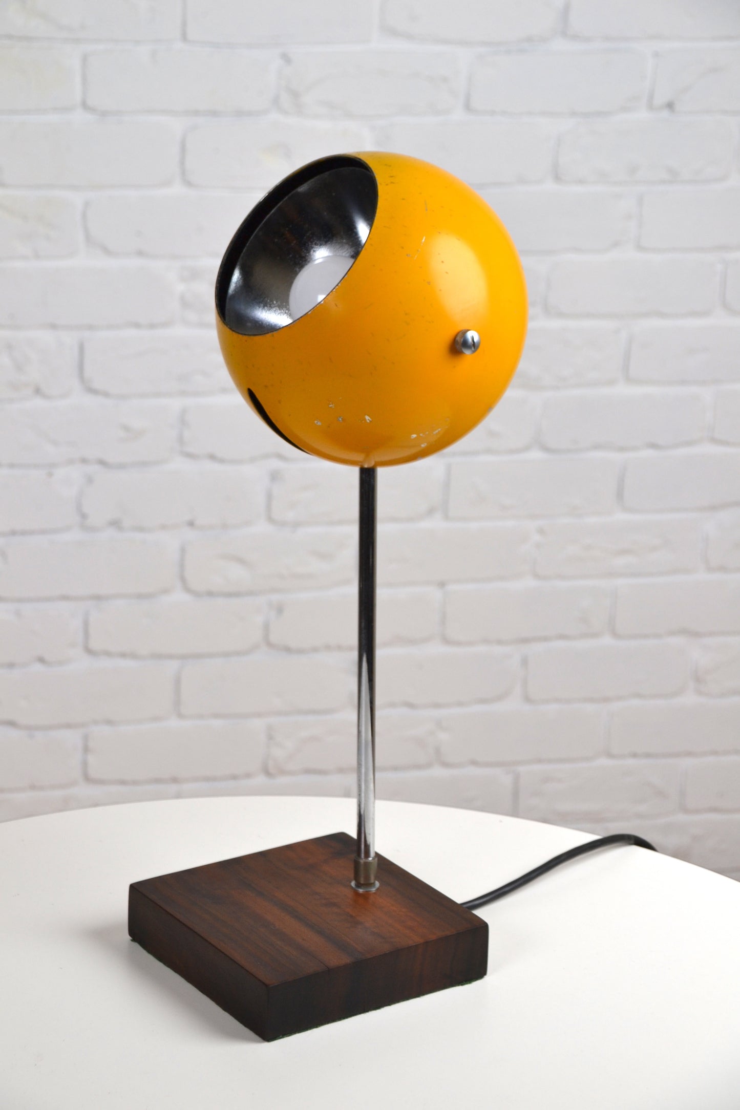 Space aged eyeball table lamp by Ejner Graae & Henning Helger - Louis Poulsen Denmark