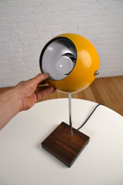 Space aged eyeball table lamp by Ejner Graae & Henning Helger - Louis Poulsen Denmark