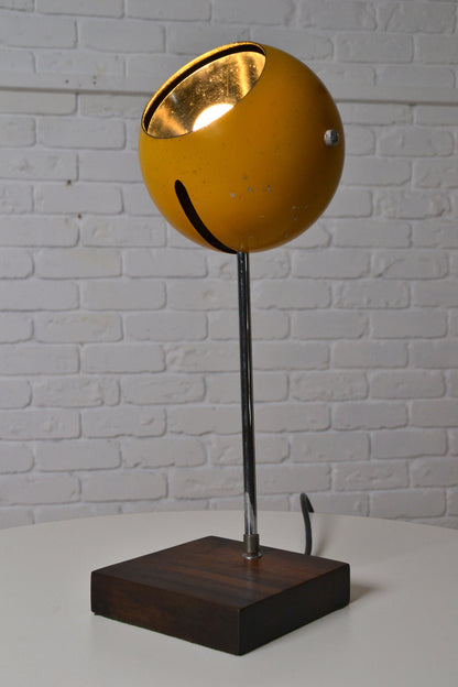 Space aged eyeball table lamp by Ejner Graae & Henning Helger - Louis Poulsen Denmark