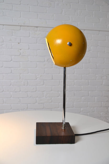 Space aged eyeball table lamp by Ejner Graae & Henning Helger - Louis Poulsen Denmark
