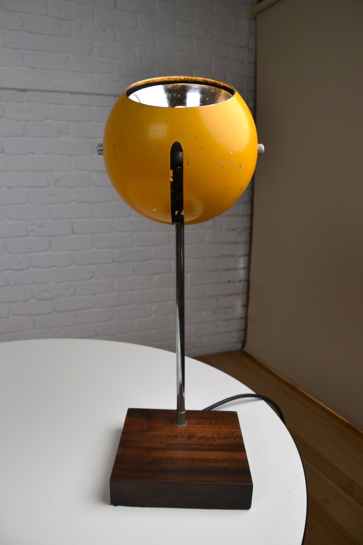 Space aged eyeball table lamp by Ejner Graae & Henning Helger - Louis Poulsen Denmark