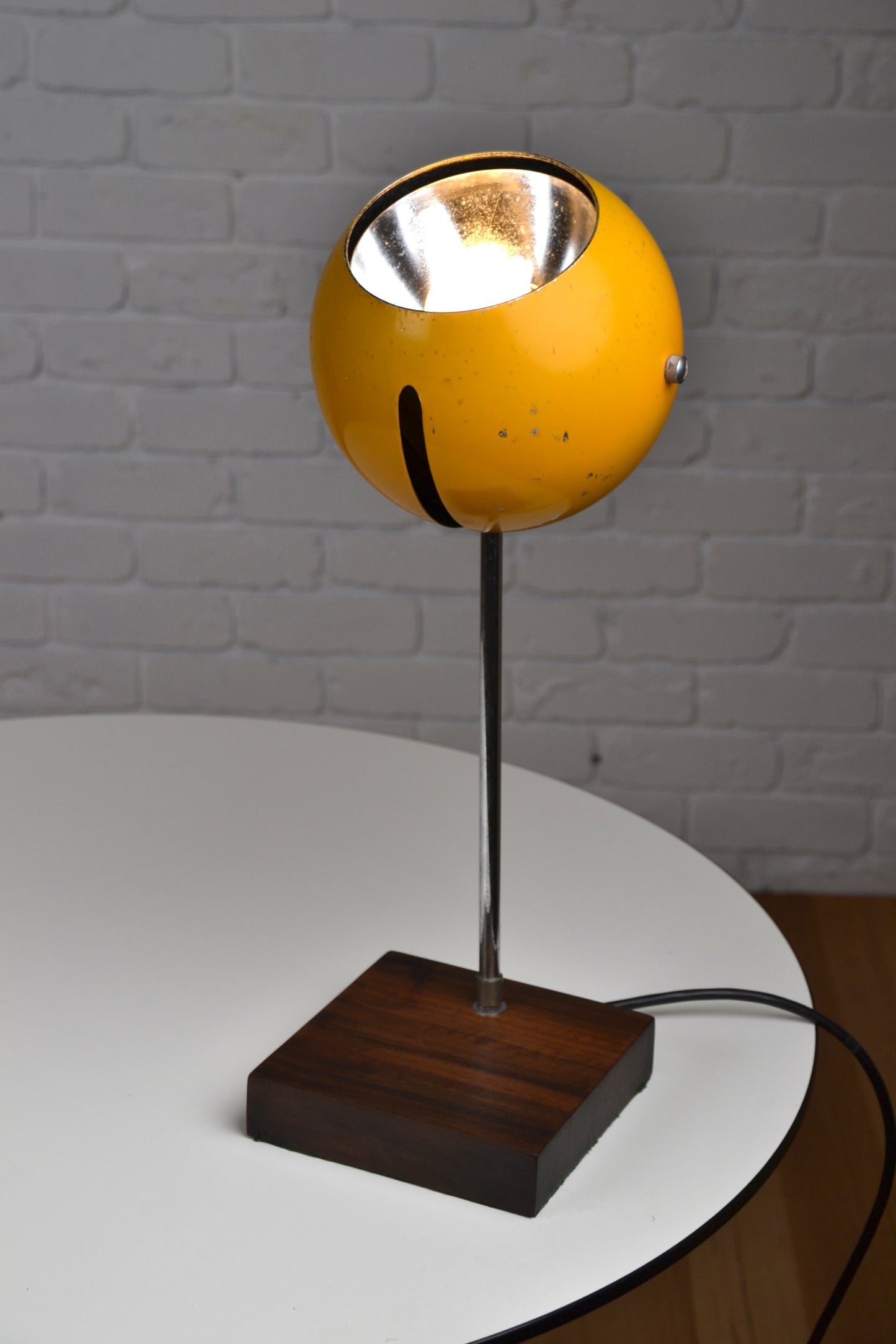 Space aged eyeball table lamp by Ejner Graae & Henning Helger - Louis Poulsen Denmark