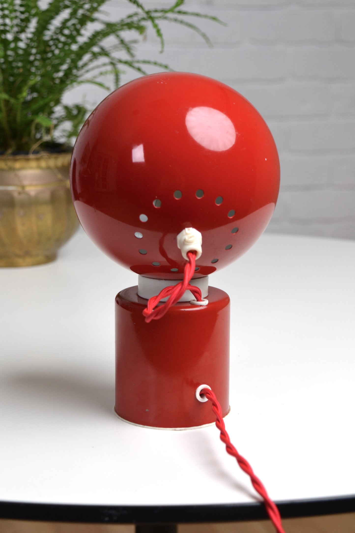 Space aged Italian eyeball table lamp by Goffredo Reggiani