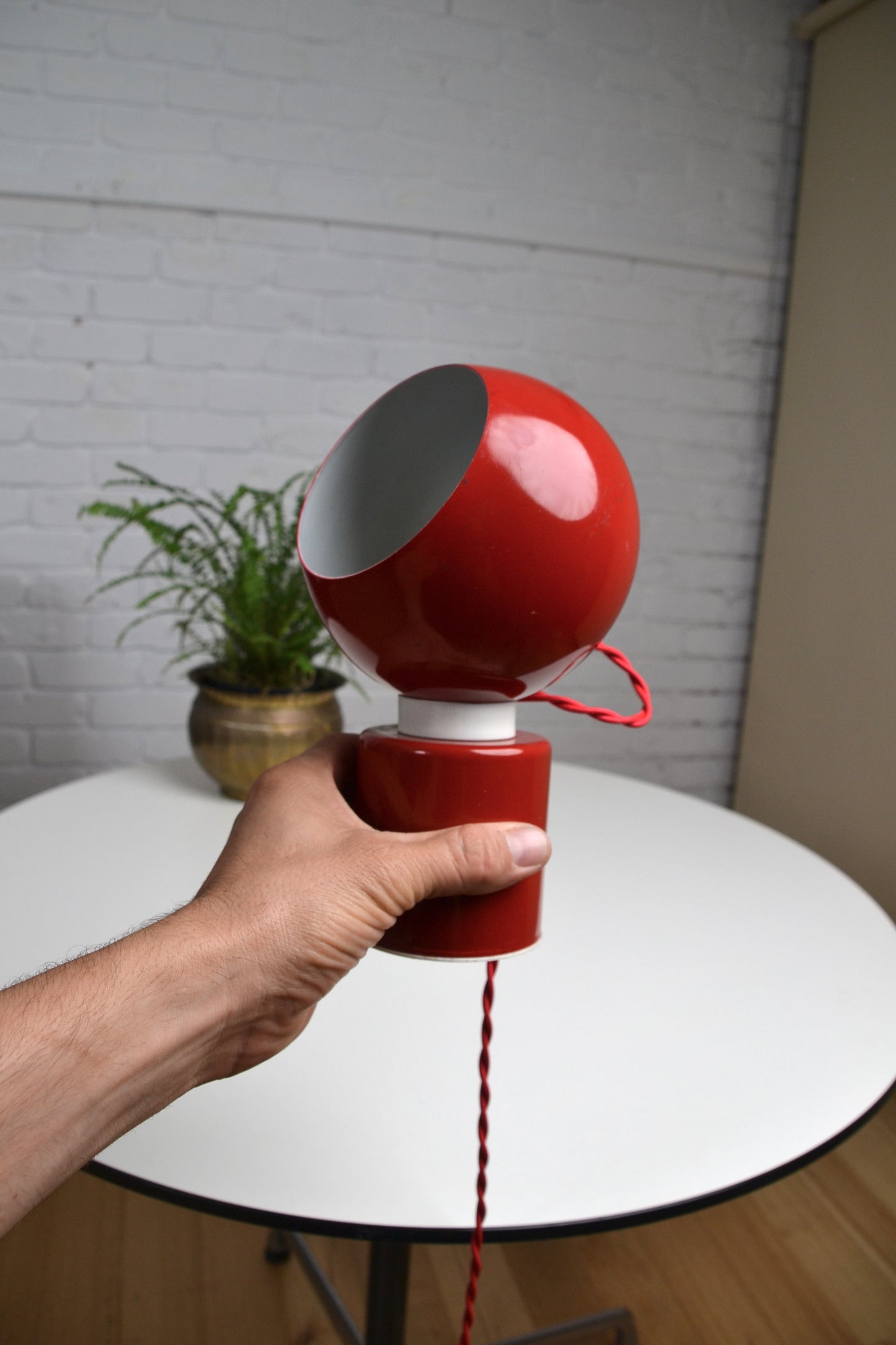 Space aged Italian eyeball table lamp by Goffredo Reggiani