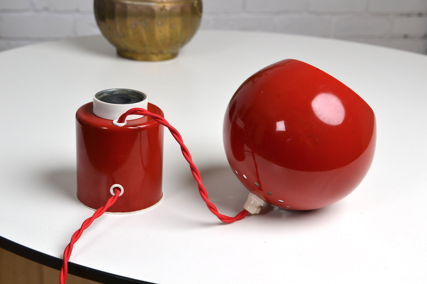 Space aged Italian eyeball table lamp by Goffredo Reggiani