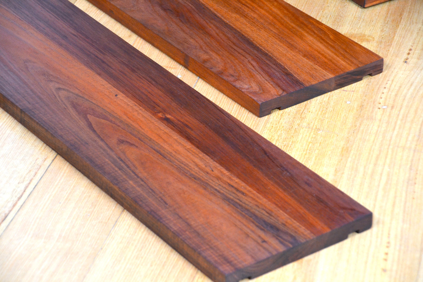 Exceptional - Vintage Australian solid Blackwood bookcase / shelf - restored