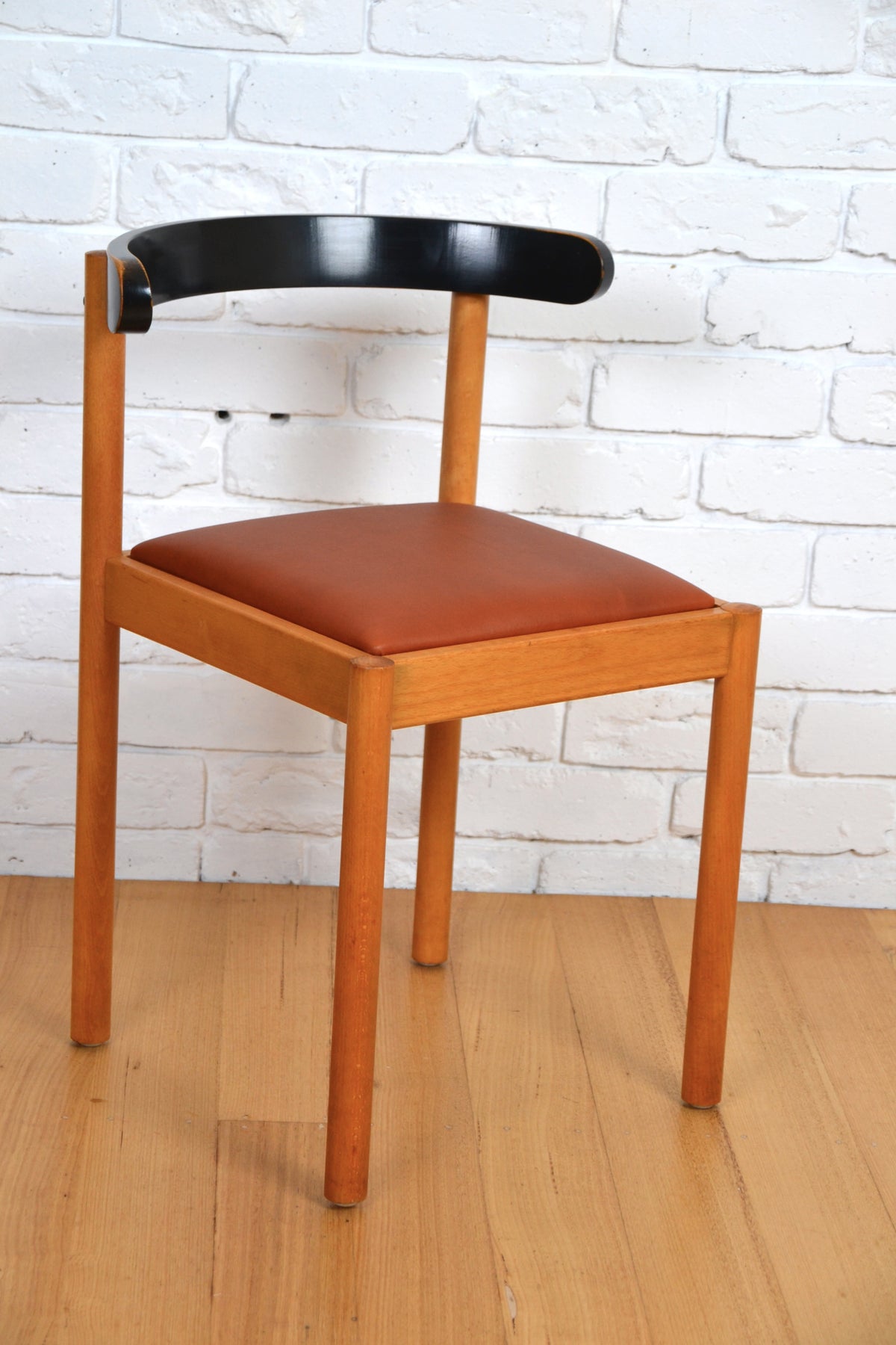 Danish dining chair - restored in tan leather by Hyllinger Mobler