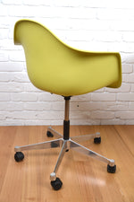 Load image into Gallery viewer, Eames DAR Vitra plastic tub chair- office version castors / gas lift
